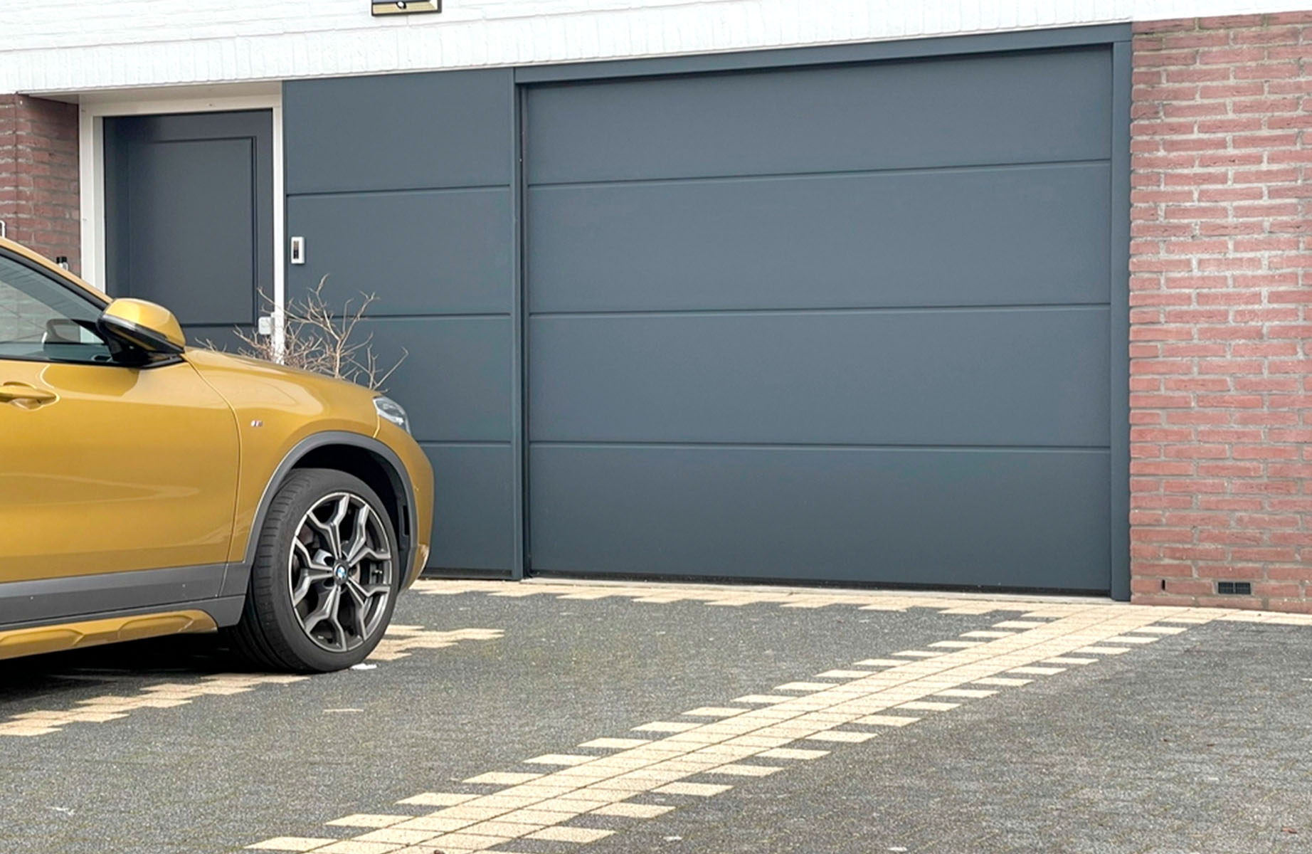 Afwerking garagedeur limburg 1 - Home